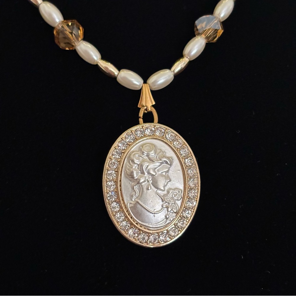 Elegant Gold and Silver Cameo Pendant Necklace